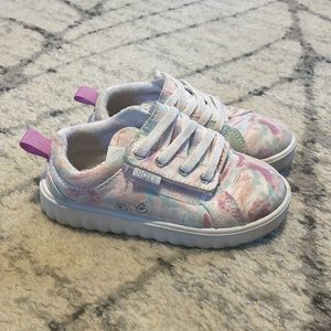 Roxy toddler size 9 Velcro shoe